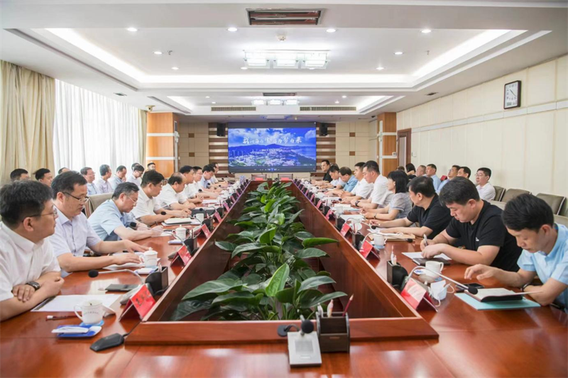 集團領導出席萊西市人民政府與 煙臺大學合作簽約儀式(圖3)